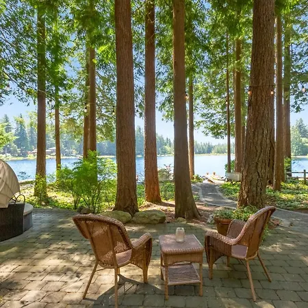 Moonlight Cottage At Lake Alice